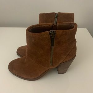 Worn once Jessica Simpson booties